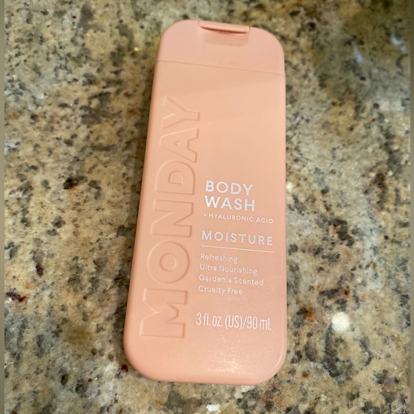 Gardenia 🌺 MONDAY body wash w-Hyaluronic acid NEW - Picture 1 of 5